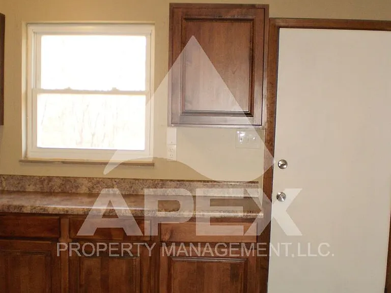 312 Watauga Dr — Photo 6