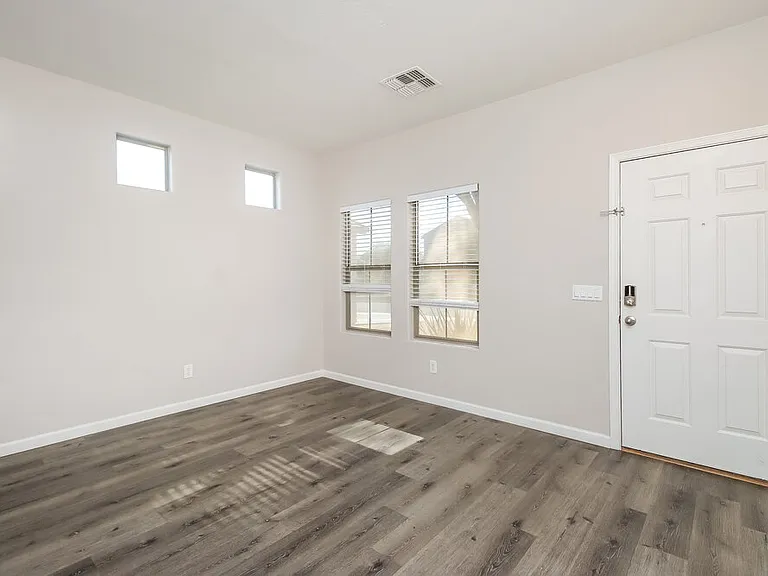 17320 W Caribbean Ln — Photo 8