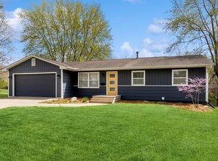 9 Arbor Cir, Iowa City, IA 52245