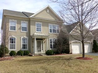 761 Regal Ln, Algonquin, IL