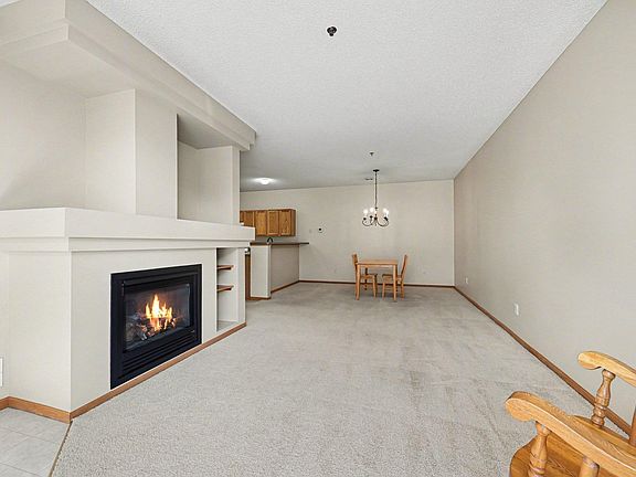 3rd image of 313 Frederick Cir