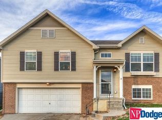 19358 W St, Omaha, NE 68135