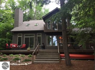 316 E Sugar Bay Ln, Cedar, MI 49621