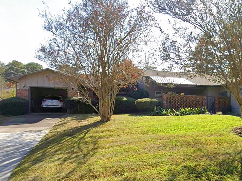 1st image of 184 NE Villas Ct