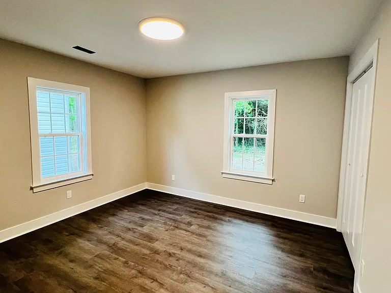 221 E Plank Rd — Photo 30