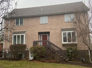 16 Hanover Ct, Princeton, NJ 08540