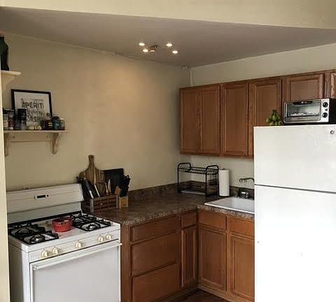 3rd image of 1735 Elm St APT 1R