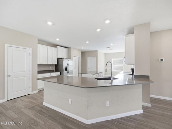 7534 NASTURTIUM Way, Jacksonville, FL 32219