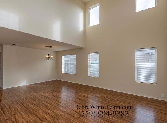 4th image of 2140 W Berkshire Ln