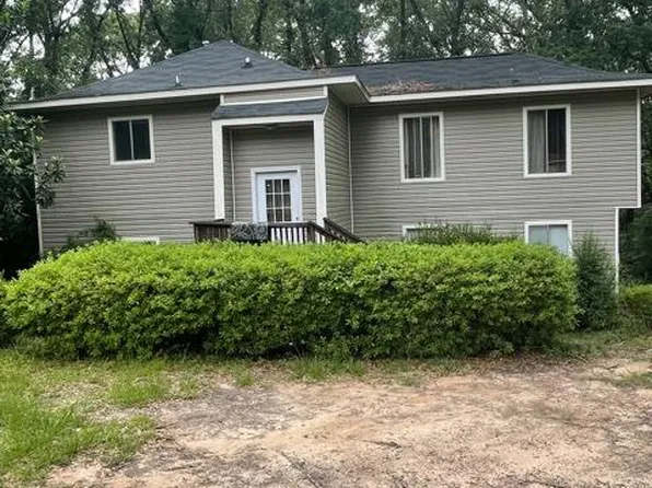 1055 Greenway Dr W, Mobile, AL 36608