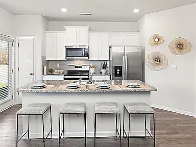 3 bed, 1435 sqft, $1,675 — Photo 3