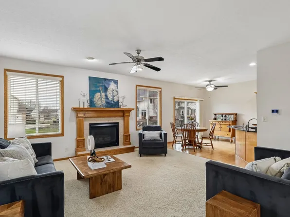 8832 Kingman Dr, West Des Moines, IA 50266
