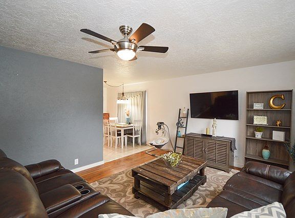 3rd image of 166 Wadsworth Dr