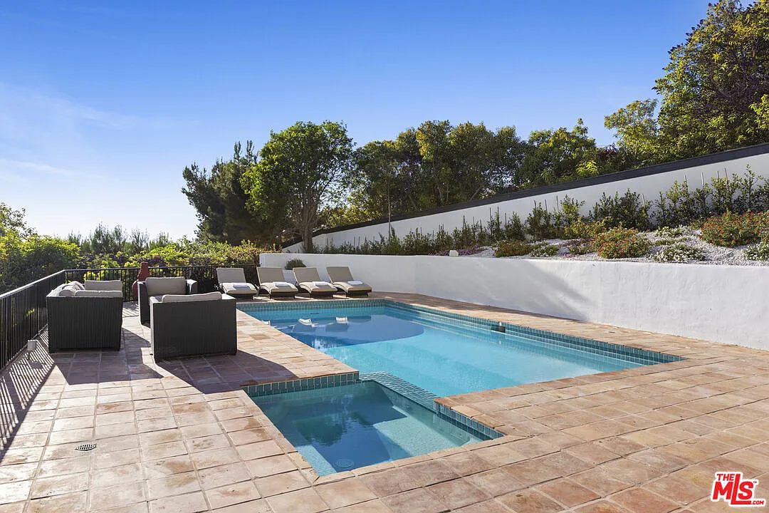 5 bed, 6.0 bath, 6013 sqft, $50,000 — Photo 4