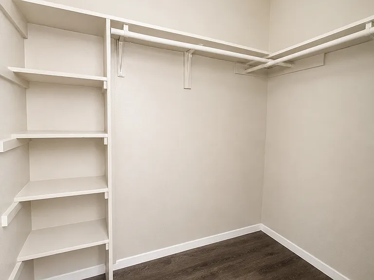 Southland Apartments — Photo 11