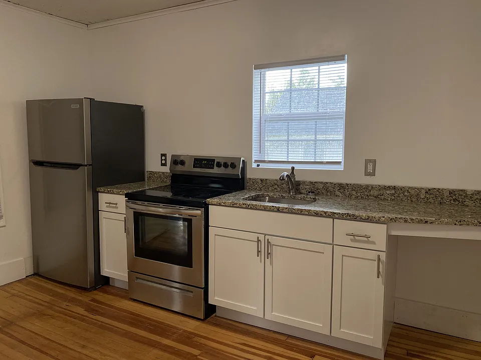76 Murray St #2