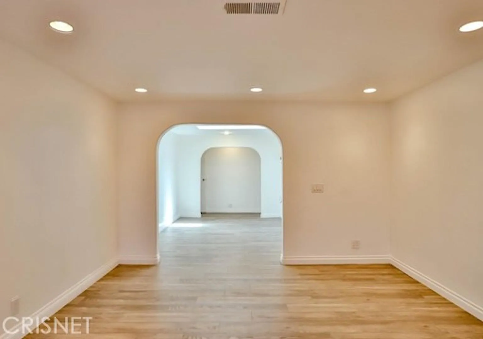 4 bed, 2.5 bath, 1784 sqft, $5,495 — Photo 4