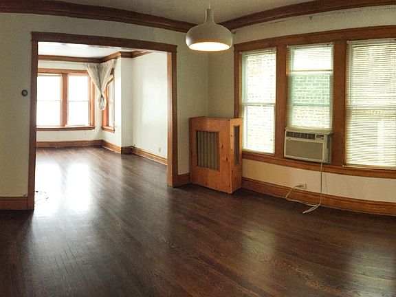 3rd image of 5418 N Western Ave