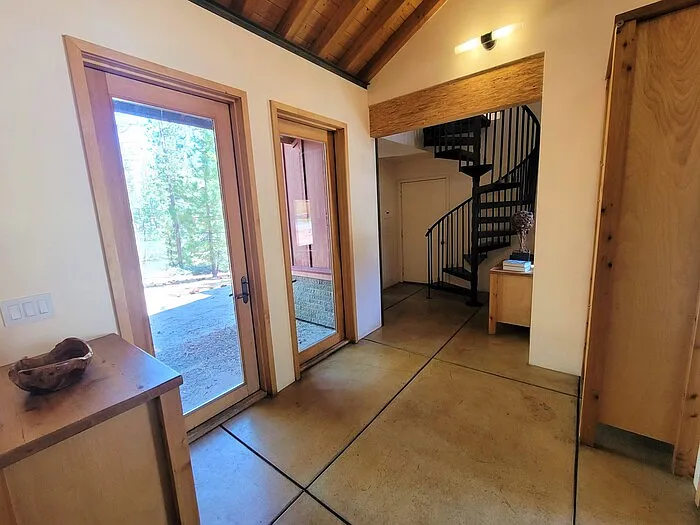 3 bed, 3.0 bath, 2273 sqft, $2,750 — Photo 3