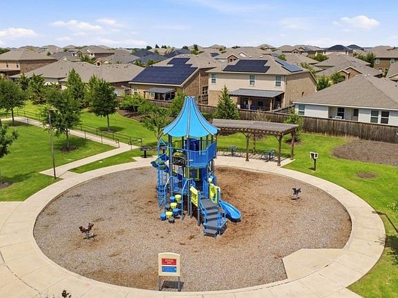 3rd image of 900 Sapphire Dr