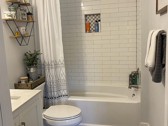 3rd image of 4024 17th St N APT 2