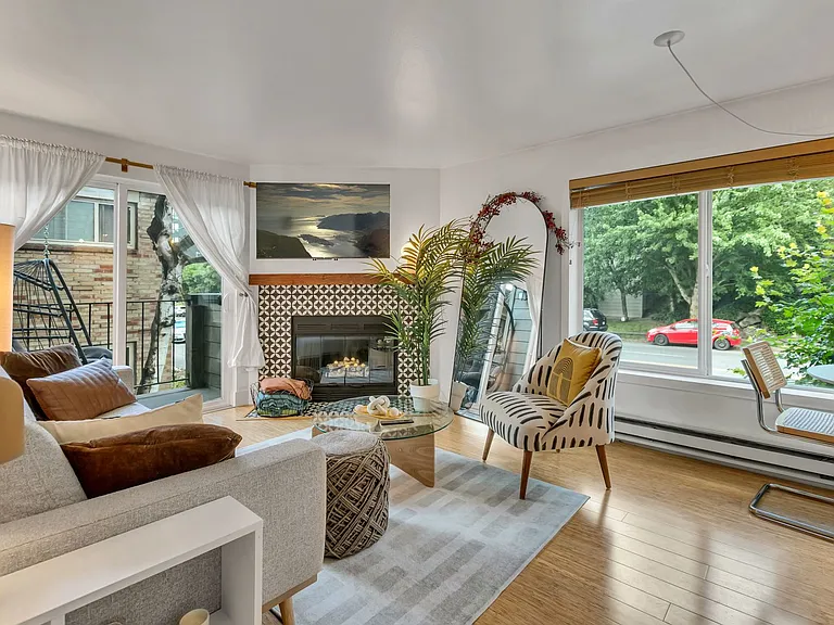 4831 Fauntleroy Way SW #201 — Photo 2
