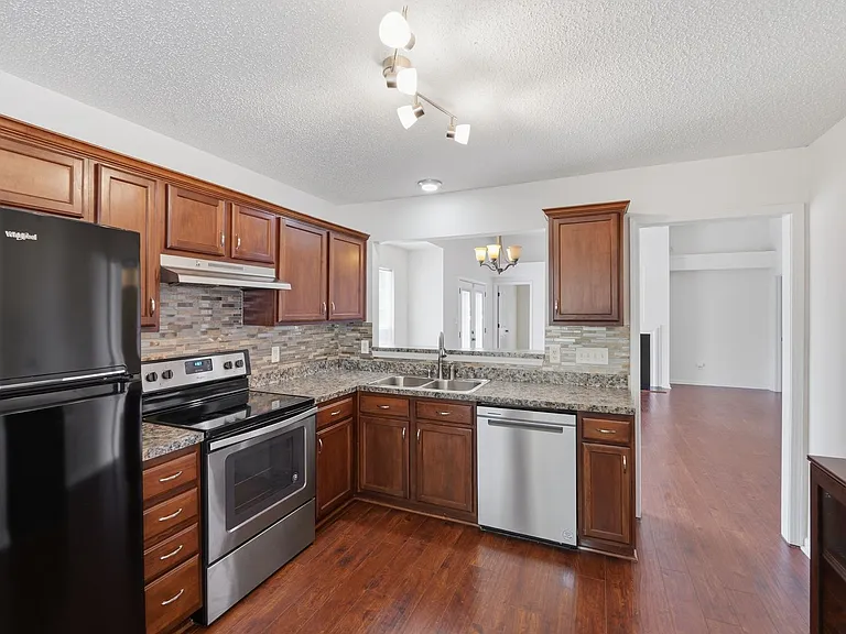 9740 Veronica Dr — Photo 13