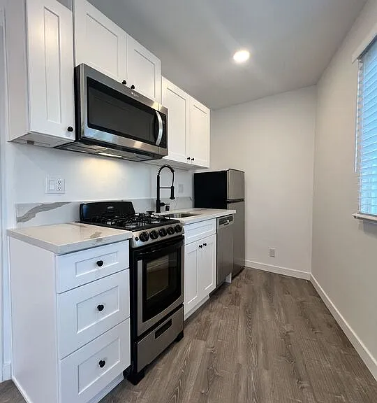 421 E Chevy Chase Dr #1 — Photo 7
