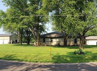 7331 SE Berryton Rd, Berryton, KS 66409