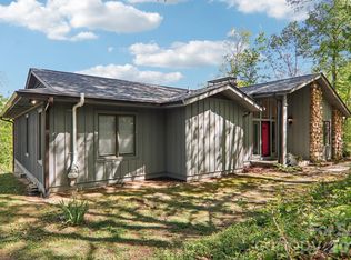 817 Greenwood Dr, Hendersonville, NC 28791