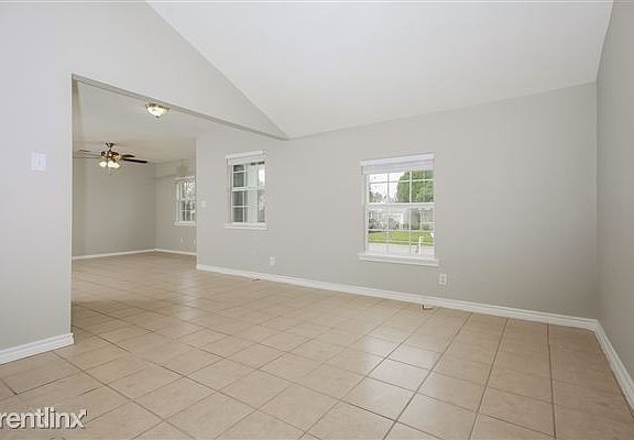 04-LivingRoom