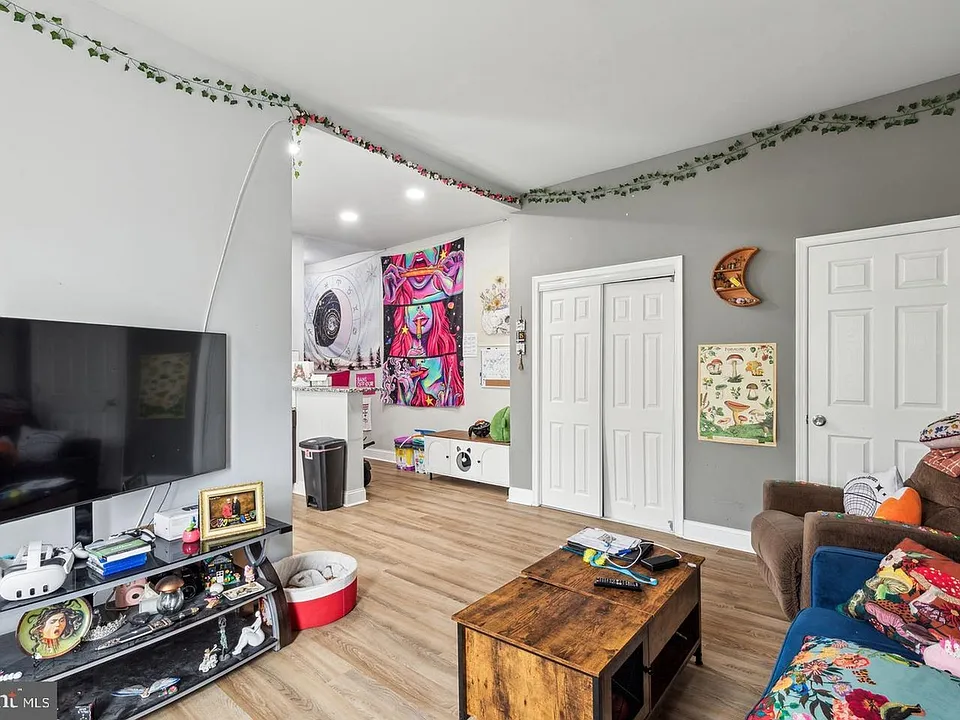 1633 W Oxford St #2R