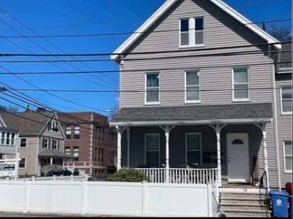 78 Cedar St APT 2R, Wakefield, MA 01880