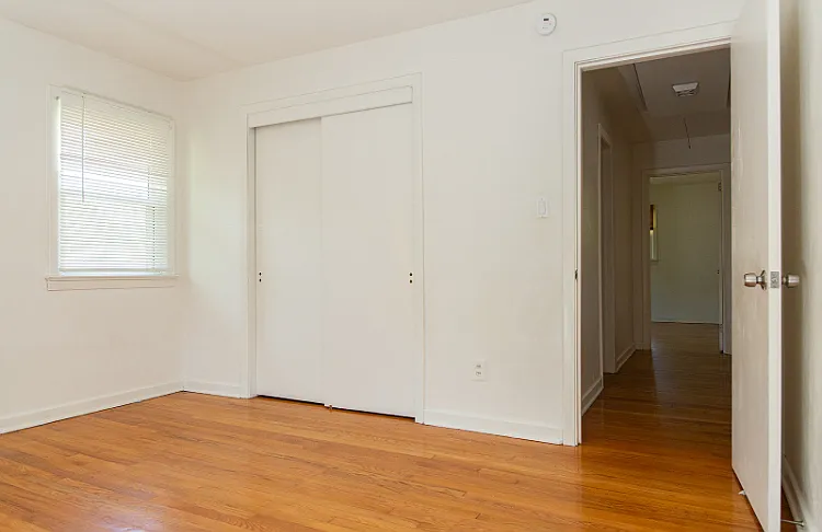 323 Shoreline Dr — Photo 10