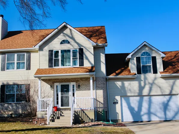 3218 Foxview Highland Dr, McHenry, IL 60050