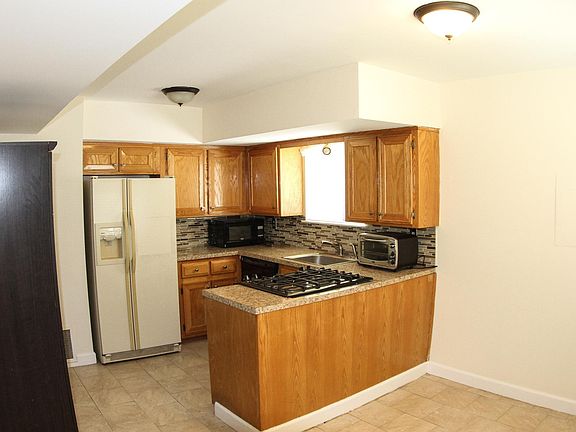 2nd image of 12B Dreyer Ave