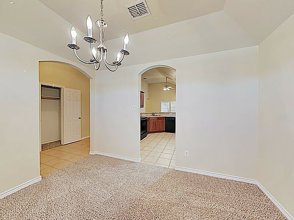 5th image of 920 Marist Dr