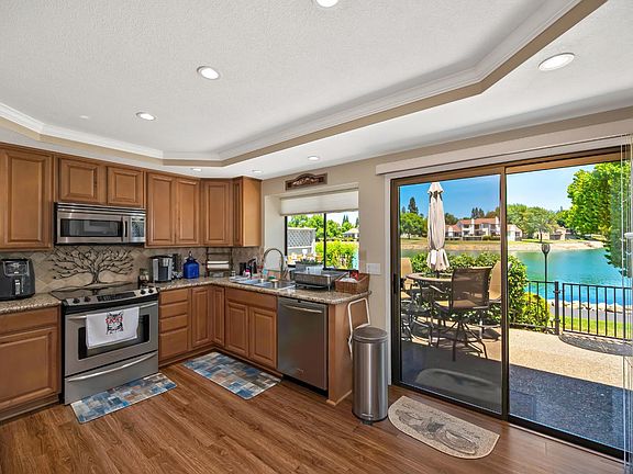 4th image of 7004 Colina Ln