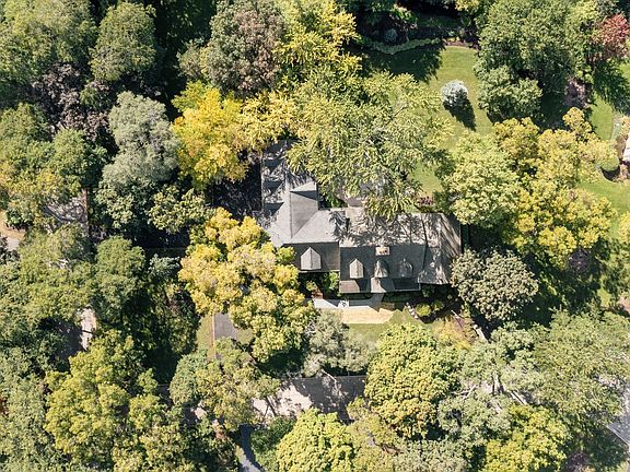 2nd image of 710 Walnut Rd