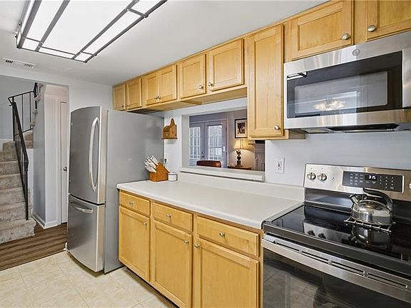 3rd image of 3665 Essex Ave #28