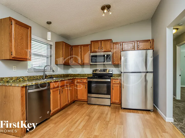 3201 Lupine Dr — Photo 7