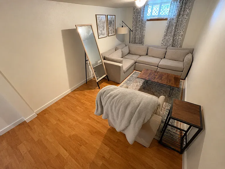 530 W C St — Photo 18