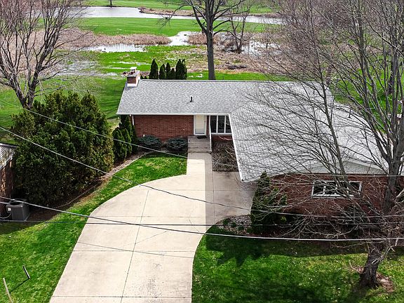 2nd image of 2212 Southwest Rd