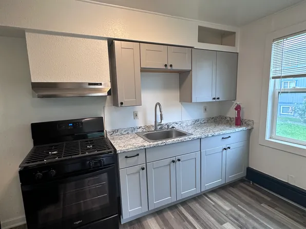 322 S Flower St #3, Anchorage, AK 99508