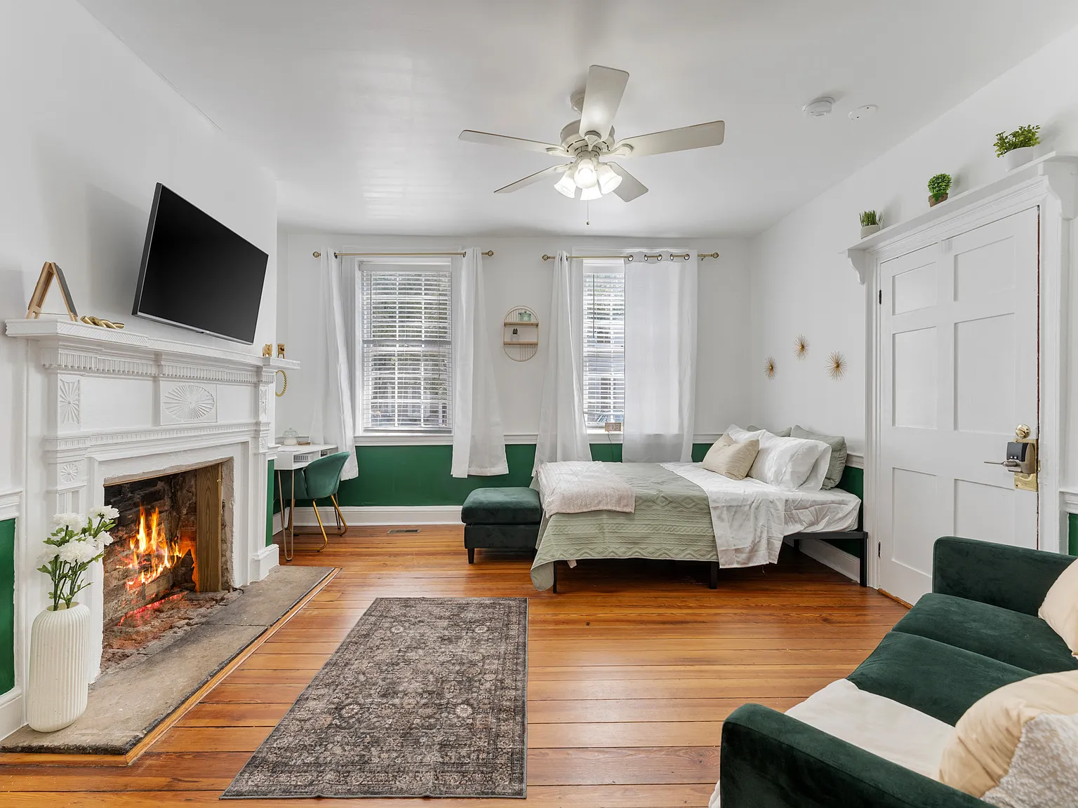Studio, 1000 sqft, $2,495 — Photo 2