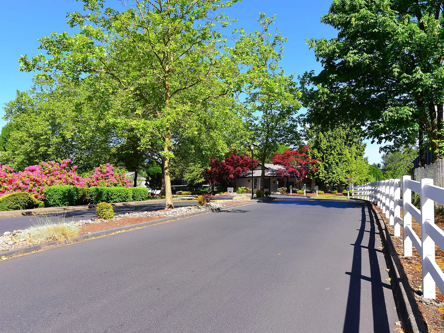Woodlake Apartments — Photo 1