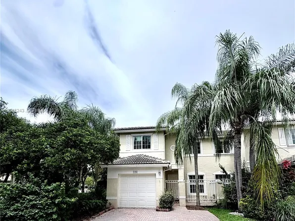 2297 NW 171st Ter, Pembroke Pines, FL 33028