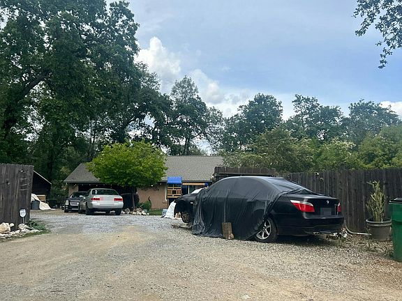 3rd image of 2593 Smith Ave