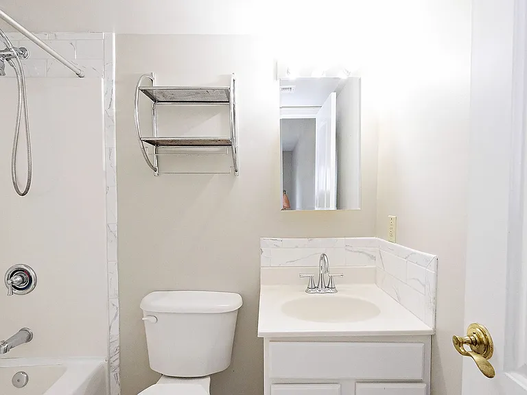 1223 Villa Ln #D — Photo 8