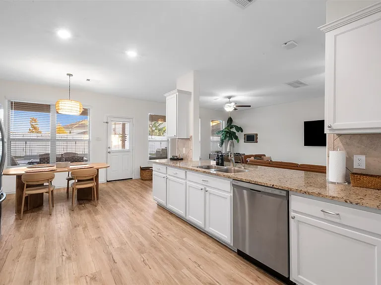 18426 White Stallion Ln — Photo 20